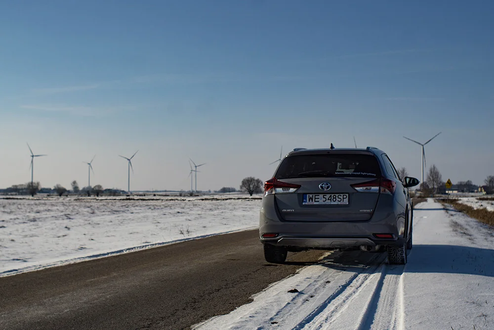 Emblemat "Hybrid" nie pozostawia wątpliwości, z jakim autem mamy do czynienia.