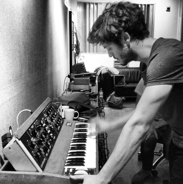 Iwan Rheon kocha muzykę.