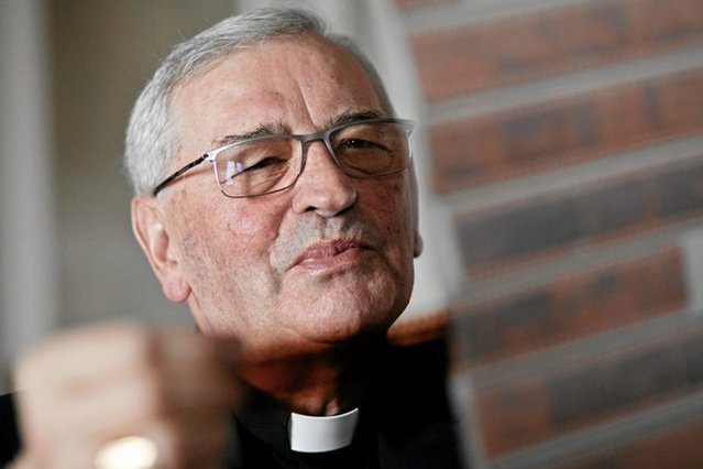 Biskup Tadeusz Pieronek krytykuje PiS