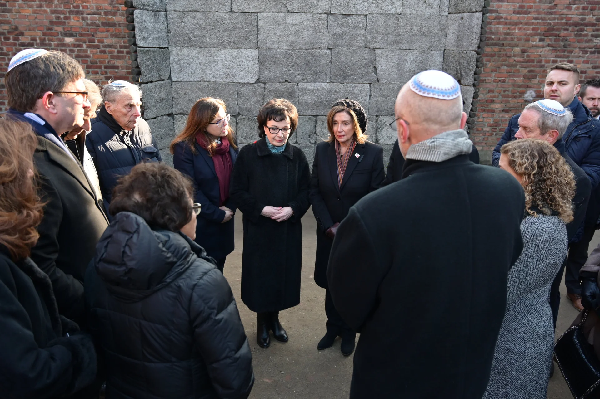 Grodzki celowo "usunięty" ze zdjęcia z marszałek Witek?