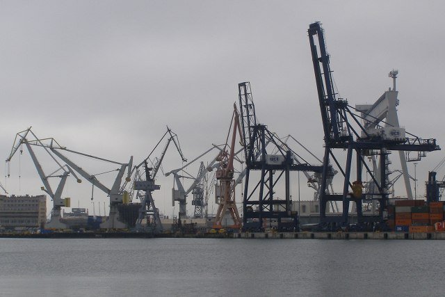 Polska gospodarka została doceniona przez agencję Bloomberg. Na zdjęciu: port w Gdyni