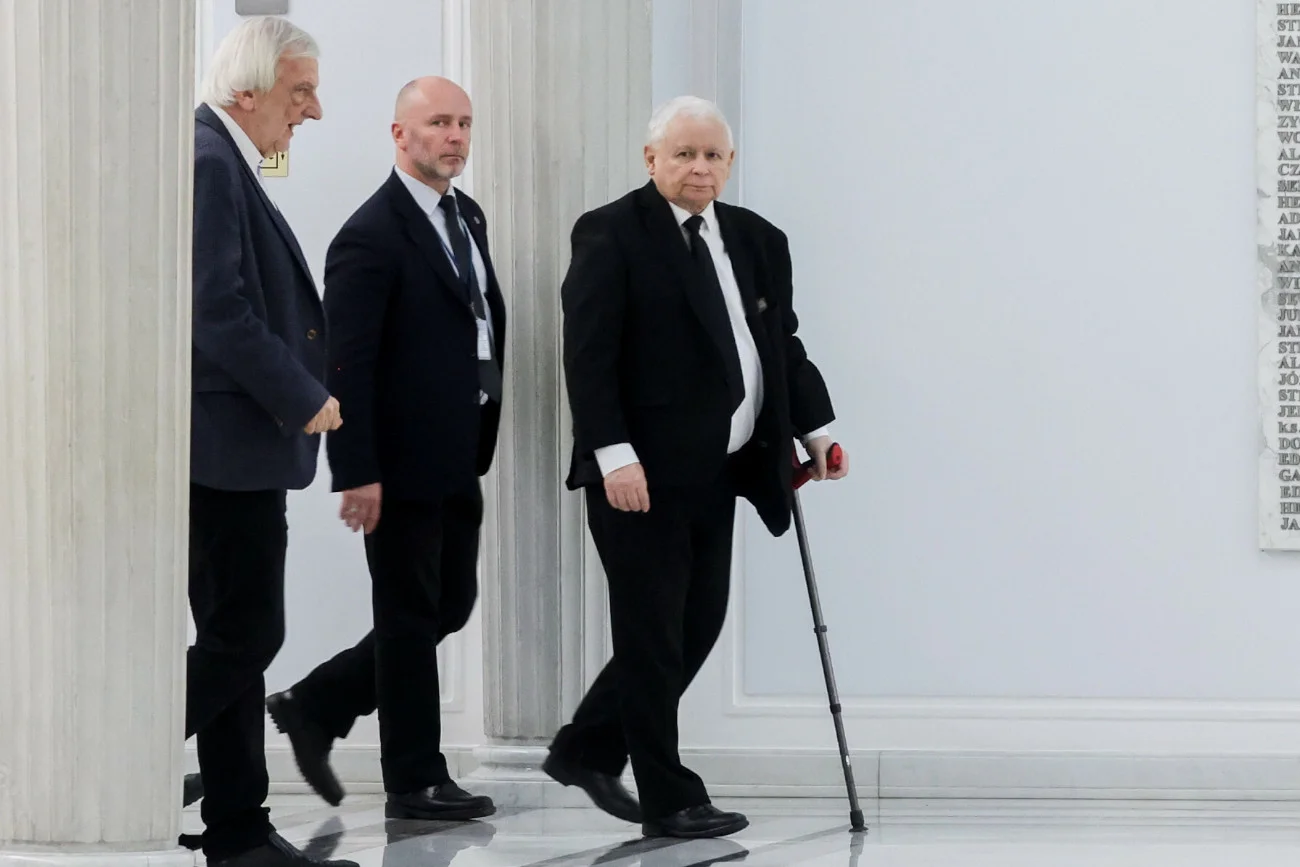 Jarosław Kaczyński na sejmowych korytarzach