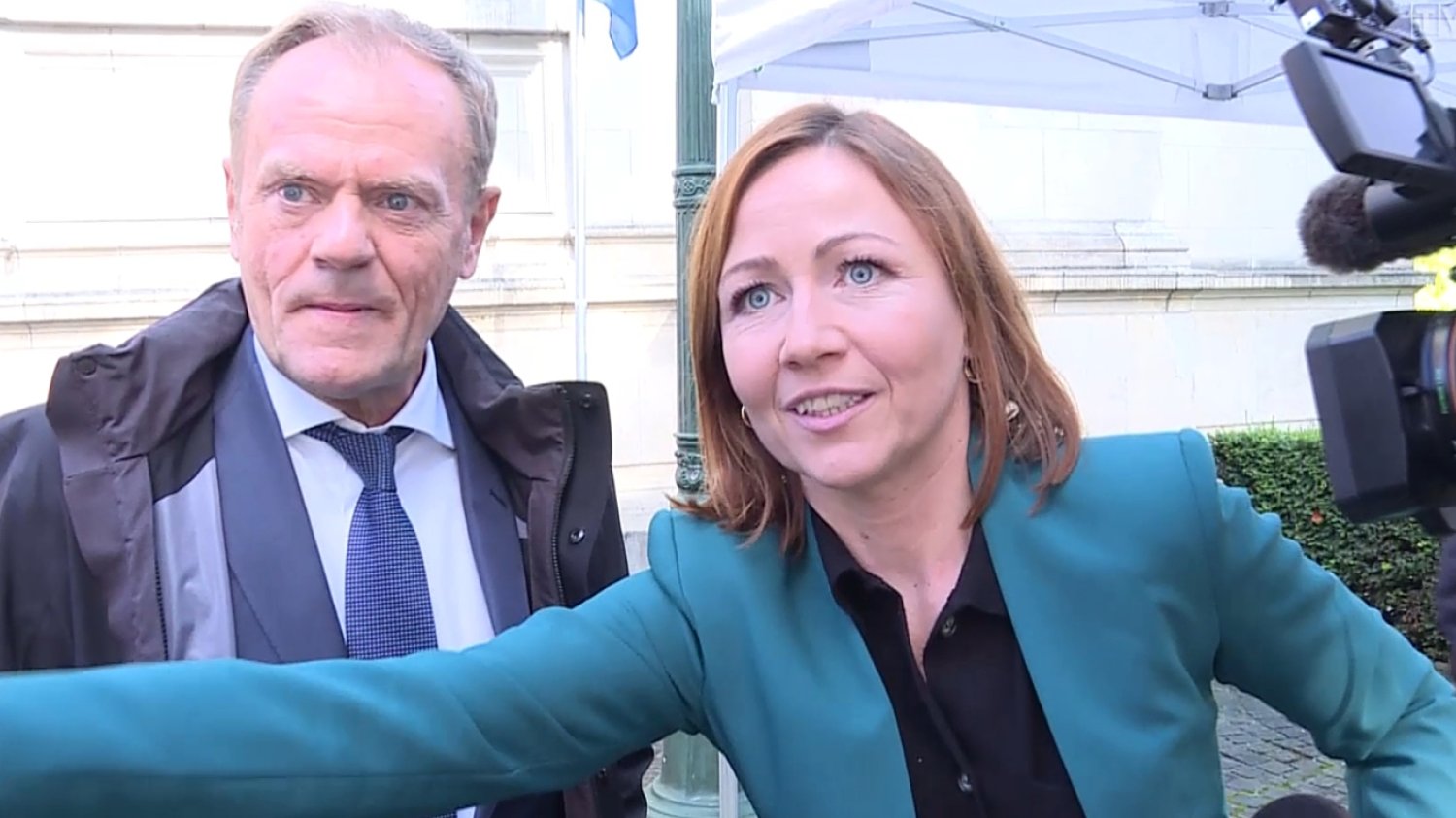 Donald Tusk i korespondentka Polsat News, Dorota Bawołek