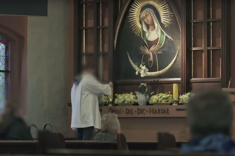 Dokument "Tylko nie mów nikomu" ma na Youtube ponad 20 mln odsłon.