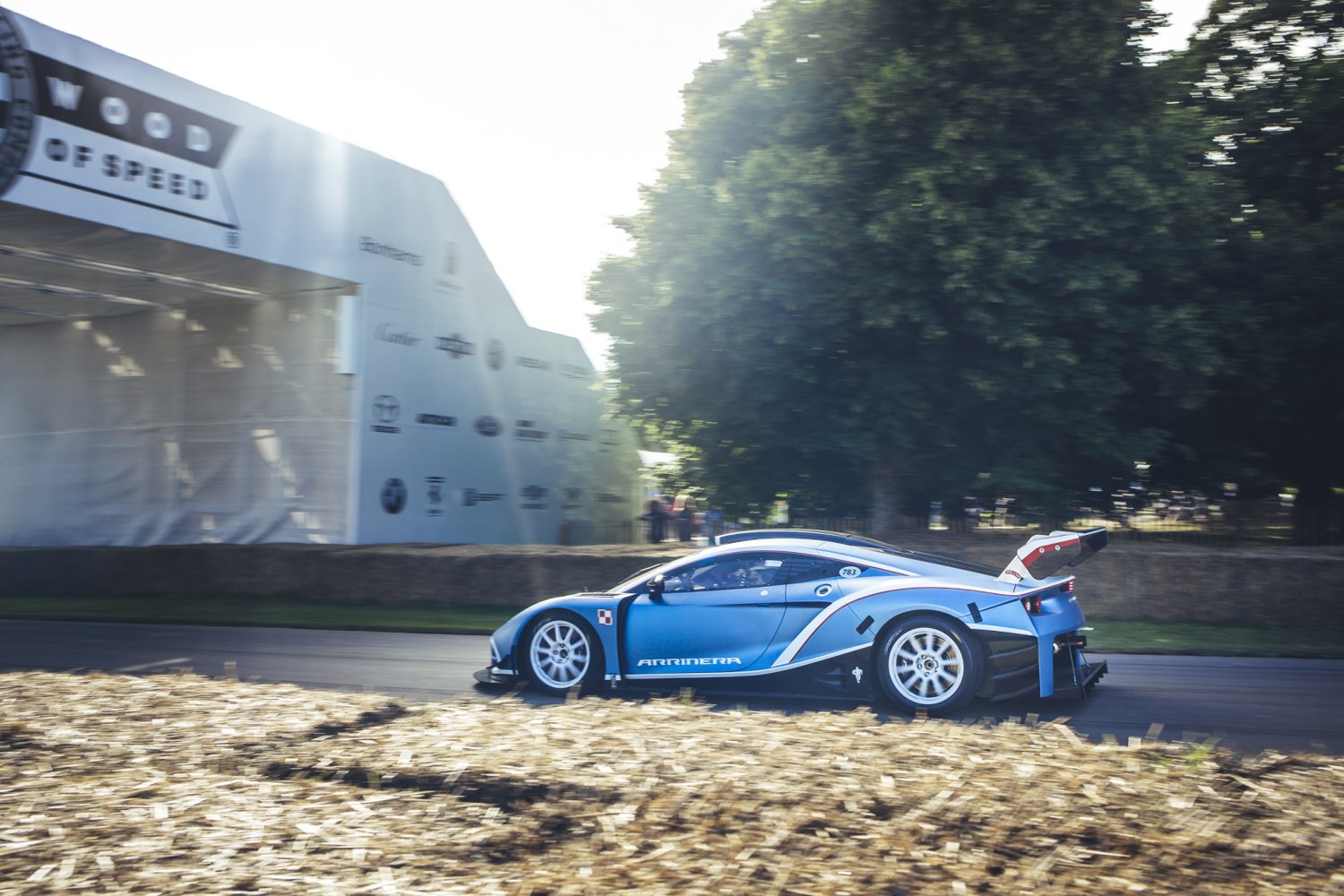 Polska Arrinera Hussarya GT na trasie The Goodwood Festival of Speed