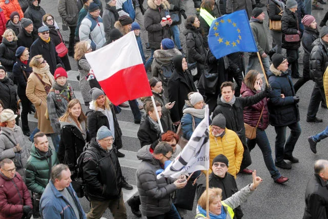 Weekendowe marsze zgromadziły dziesiątki tysięcy manifestujących.