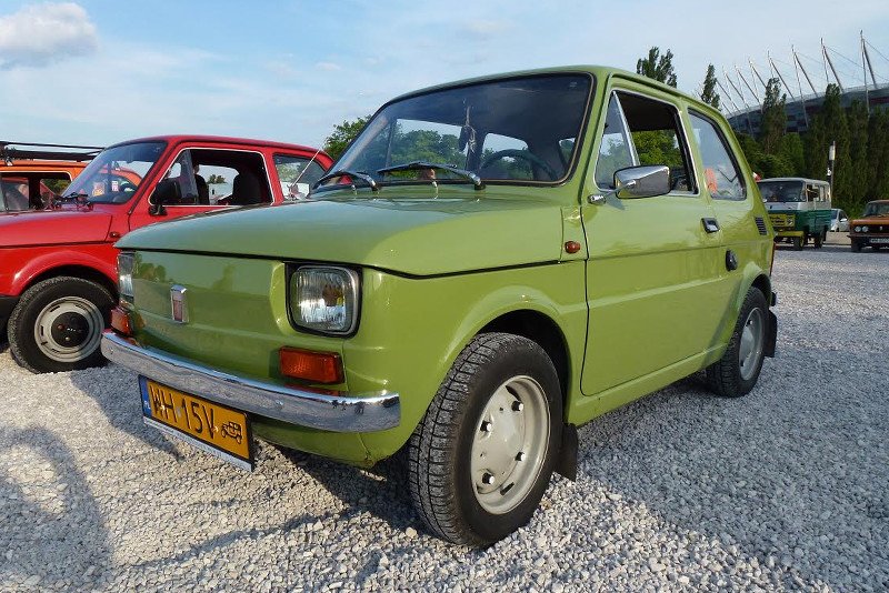 Ceny maluchów przekraczają 60 tys. zł, ale moda na Fiata 126p nie dotyczy 30-latków. "To pokolenie ma traumę"