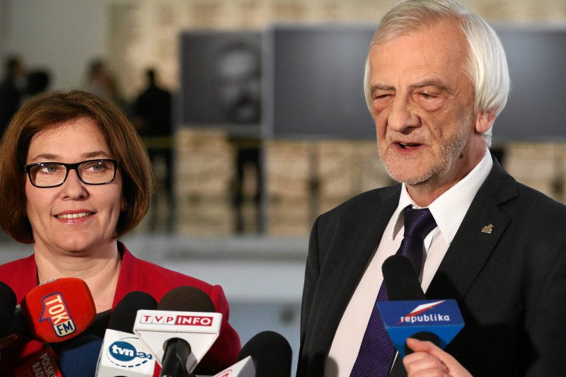 Beata Mazurek i Ryszard Terlecki - dwa przeciwieństwa, jednak to właśnie ten tandem najczęściej można spotkać na Wiejskiej.