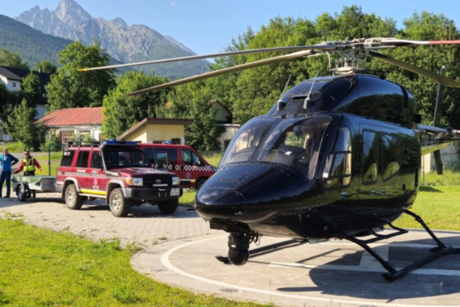 Tragiczne doniesienia ze Słowacji. Dwóch polskich turystów nie żyje Słowackie Tatry miejscem tragedii. Dwóch turystów z Polski nie żyje