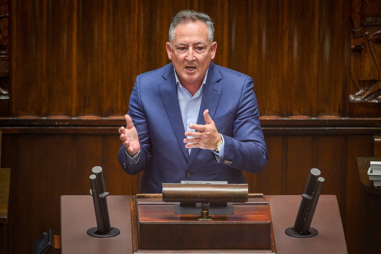 Bartłomiej Sienkiewicz komentuje potrzebę organizowania zbiórek dla żołnierzy na granicy z Białorusią.