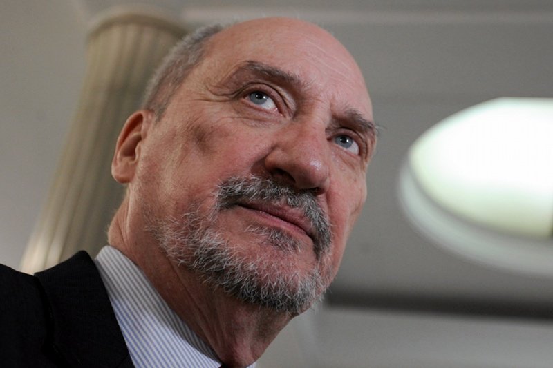 Antoni Macierewicz stracił poselski immunitet.