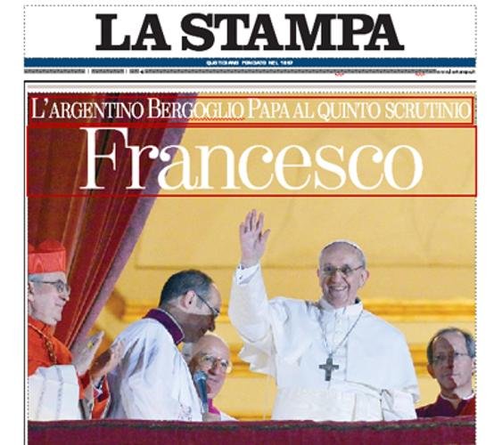 Włoski dziennik La Stampa także pokazuje Franciszka z podniesioną ręką