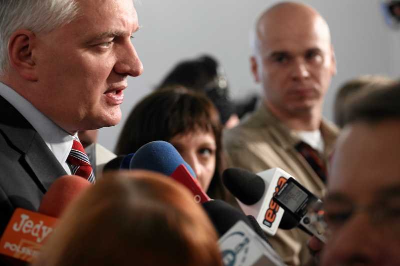 Jarosław Gowin wzywa Donalda Tuska do debaty i przekonuje, że premier przed nim ucieka.