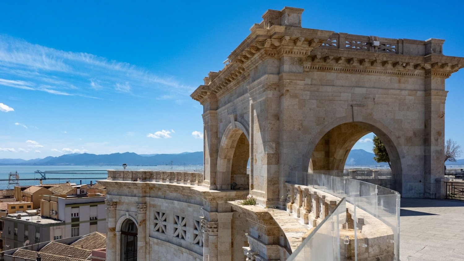 "Niebieskie strefy" fascynują badaczy i turystów. Wszyscy chcą poznać ich sekret