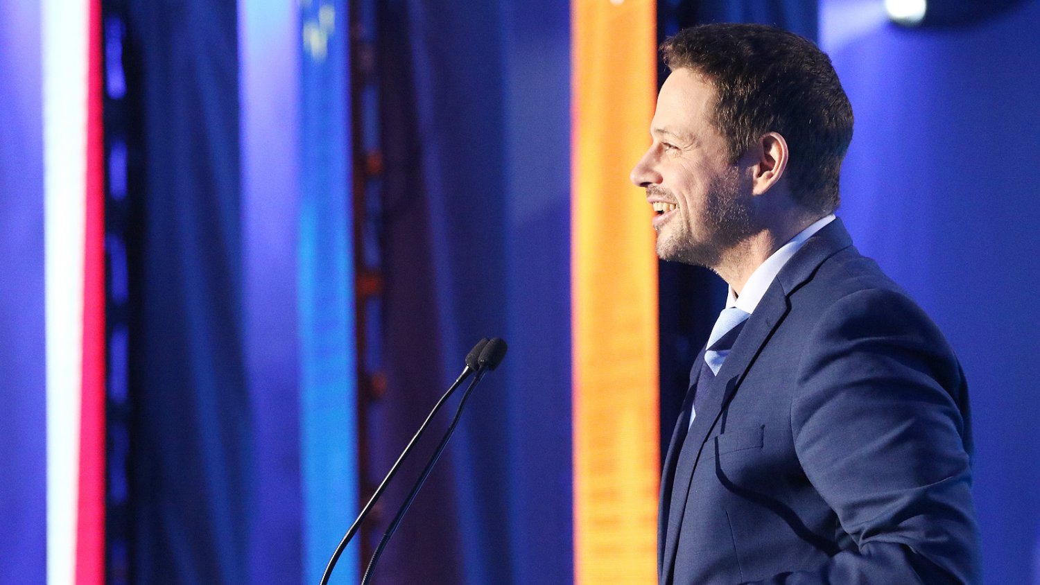 Kandydat PO i Nowoczesnej na nowego prezydenta Warszawy Rafał Trzaskowski komentuje kontrowersyjną budowę pomnika smoleńskiego i odnosi się do sondaży, które wskazują, że może przegrać z Patrykiem Jakim.