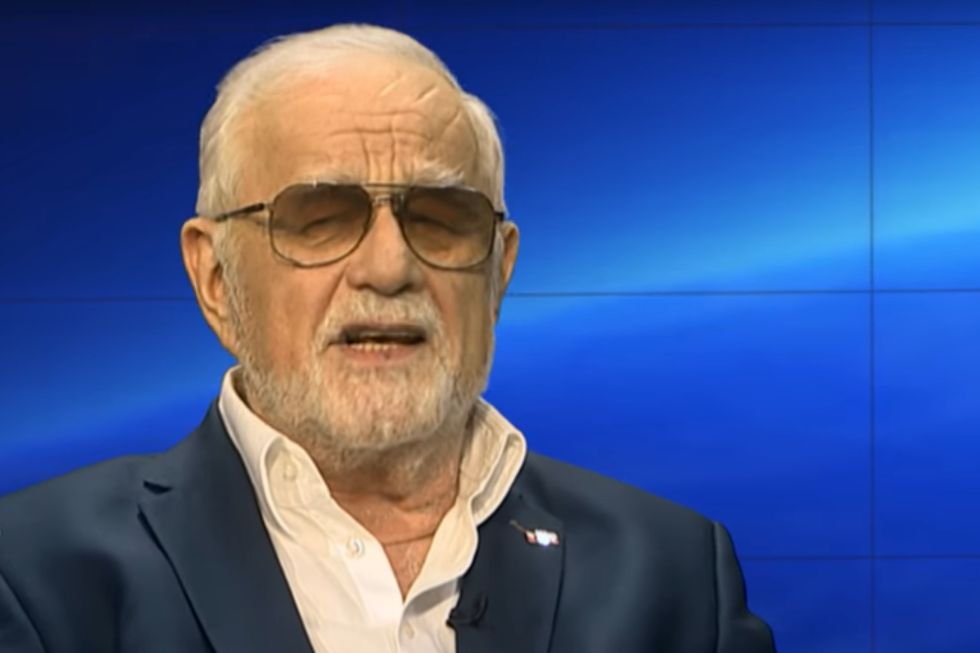 Jan Pietrzak to nadworny "satyryk" dobrej zmiany. Jest jedną z ostatnich osób, które mogą oburzać się na Klaudię Jachirę.