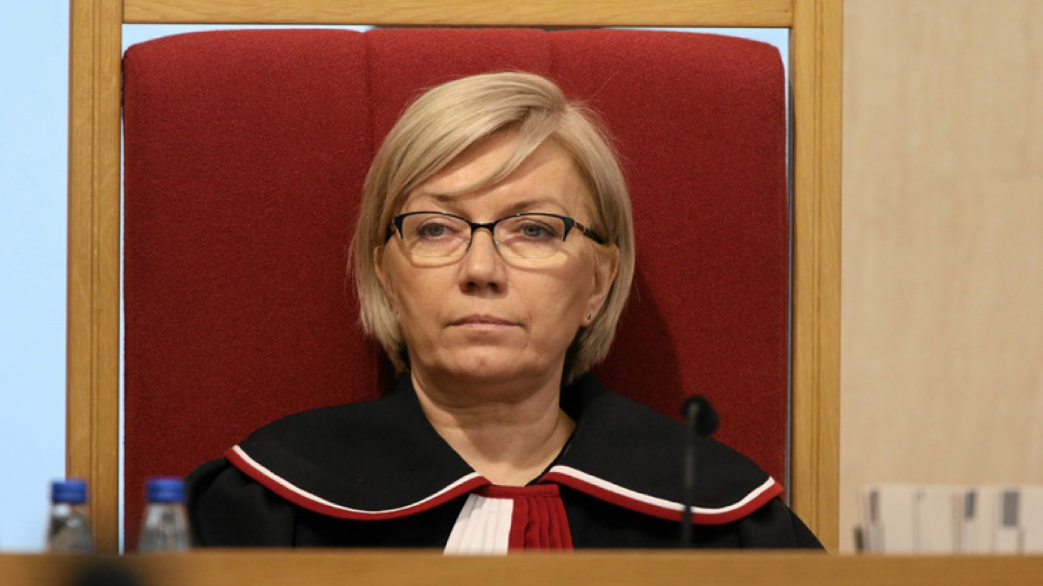Trybunał Konstytucyjny orzekł w sposób korzystny dla swojej prezes Julii Przyłębskiej. Uznano, że przepisy pozwalające sądom ocenić legalność jej wyboru są niekonstytucyjne.