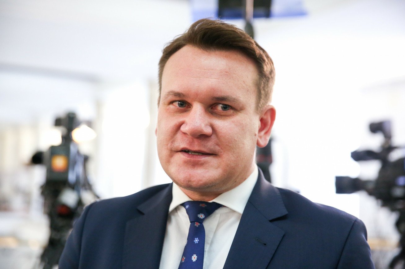 Giertych grozi Tarczyńskiemu pozwem. Polityk PiS odpowiedział w swoim stylu.