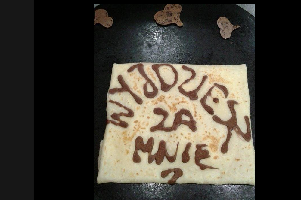 W naleśnikarni "Manekin" doszło do niecodziennych zaręczyn.