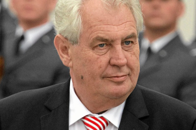 Zgrzyt między prezydentem Czech i ambasadorem USA. "Będzie miał drzwi zamknięte drzwi do pałacu"