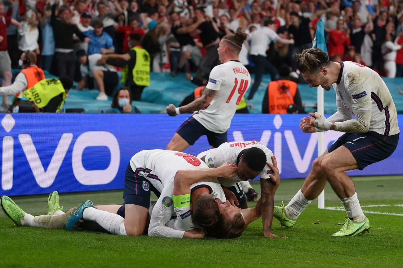 Angielscy piłkarze oddadzą całą premię za Euro 2020 medykom walczącym z covid-19. Angielscy piłkarze oddadzą całą premię za Euro 2020 medykom walczącym z covid-19.