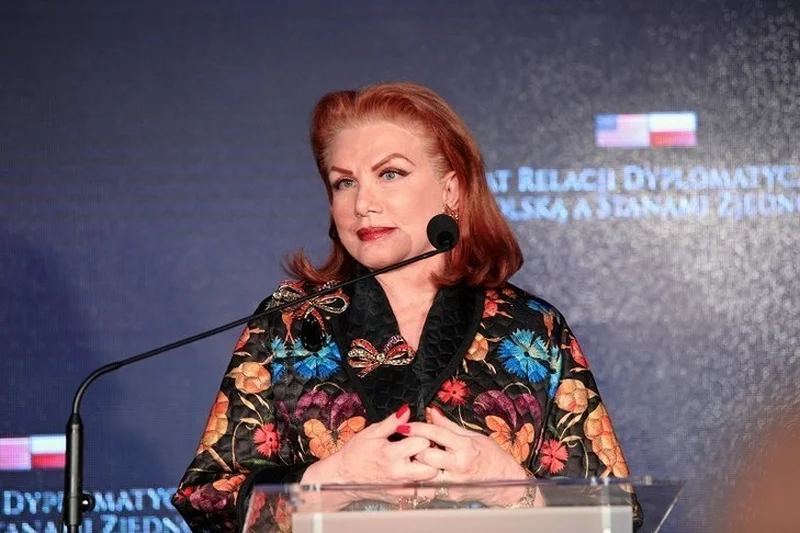 Georgette Mosbacher podziękowała polskim pielęgniarkom i pielęgniarzom.
