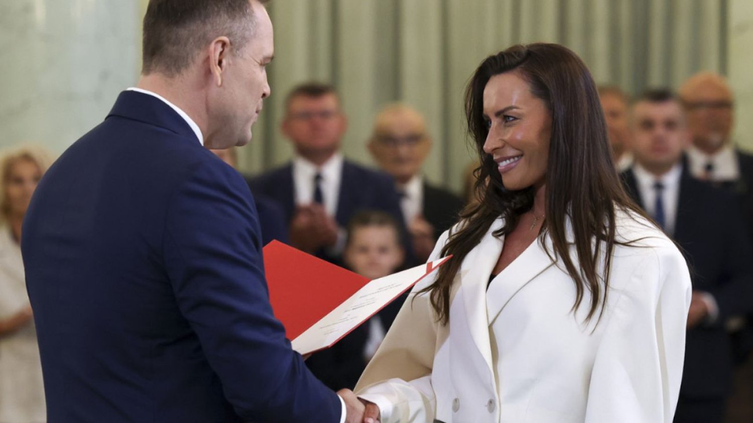 W Pałacu Prezydenckim przyciągnęła wzrok wszystkich. Kim jest Magdalena Hajduk?. Kim jest Magdalena Hajduk? Nowa doradczyni Nawrockiego przyciąga uwagę.