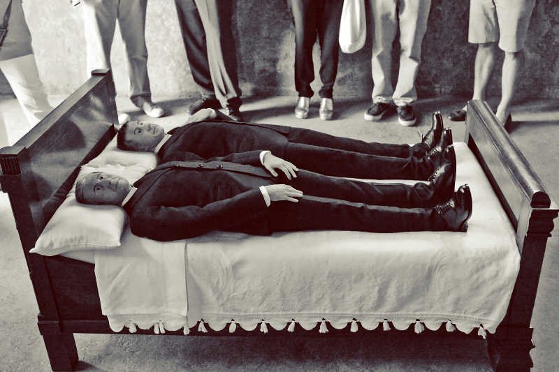 Praca Maurizio Catellana