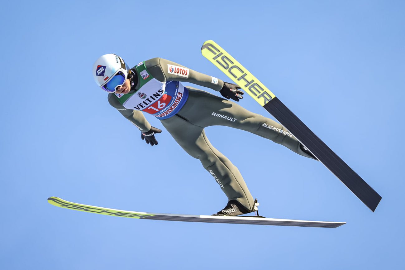 Kamil Stoch nadal będzie startował w Turnieju Czterech Skoczni. Taką decyzję 34-latek podjął w niedzielę.