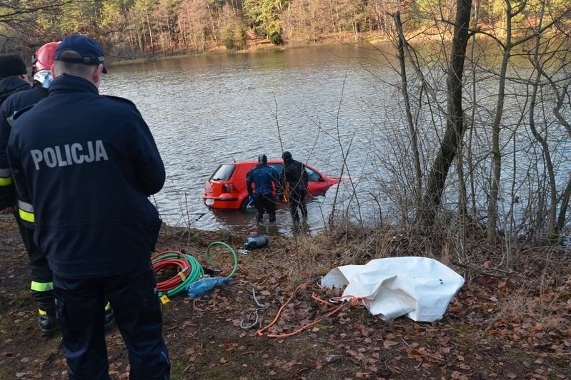 Nurkowie wyłowili samochód Roksany kilka dni po jej zaginięciu.