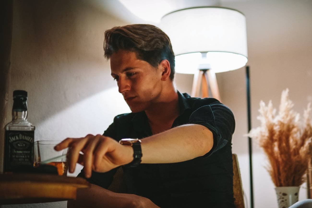 Przeczytałem wiadomości mojej partnerki z ex. Nie mogę na nią patrzeć