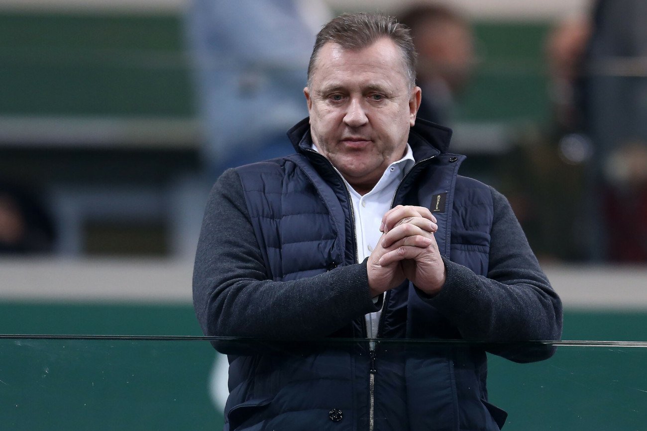 Cezary Kulesza wg. informacji "Przeglądu Sportowego", rozpoczął poszukiwania następcy Czesława Michniewicza.