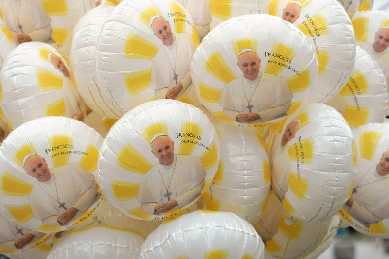 Wybrane słowa biskupa Rzymu są wykorzystywane jak gadżet, który ma uatrakcyjnić przekaz partyjny.