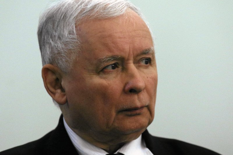 Prezes PiS Jarosław Kaczyński sam zażądał zwrotu nagród. Już widać, że będą z tym problemy.