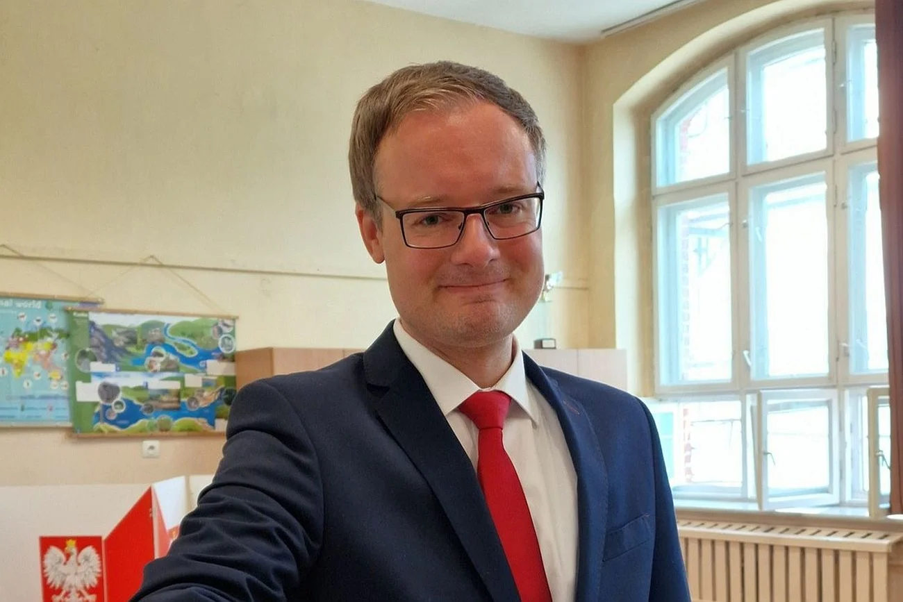 Kamil Żbikowski prezydentem Zabrza. Wygrał zaskakującą liczbą głosów Kamil Żbikowski prezydentem Zabrza. Wygrał zaskakującą liczbą głosów