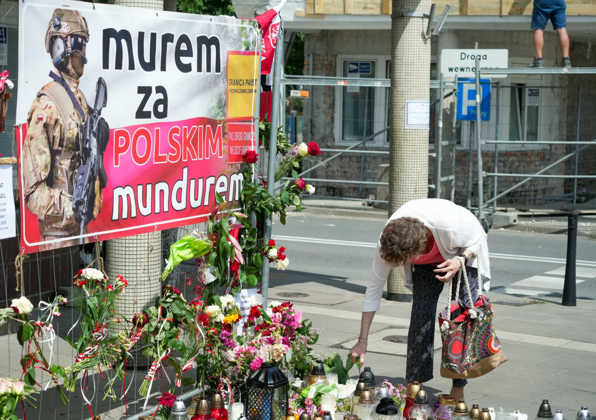 Mateusz Sitek nie żyje. Oto, co dzieje się pod szpitalem przy Szaserów Mateusz Sitek nie żyje. Oto, co dzieje się pod szpitalem przy Szaserów
