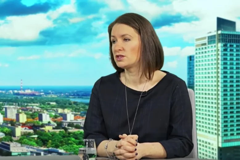 Karolina Elbanowska wychwala Annę Zalewską.