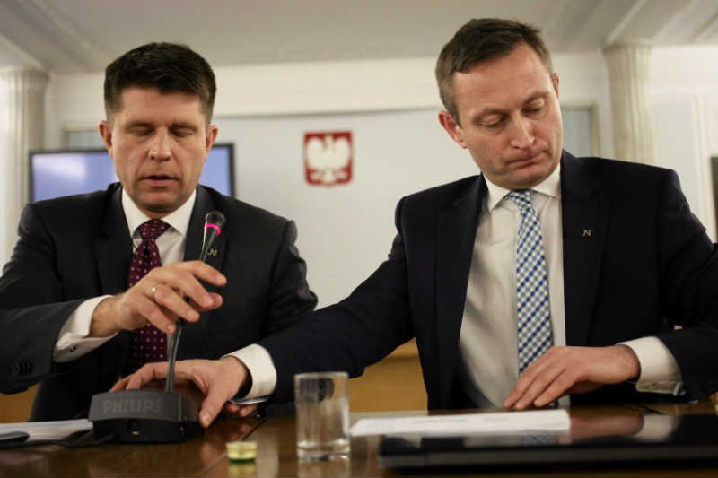 Ryszard Petru po fali krytyki za komentarz o coming oucie swojego współpracownika Pawła Rabieja.