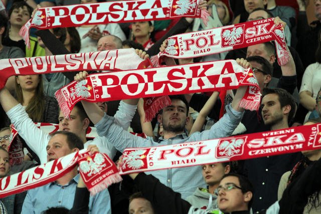 Pod koniec 2014 roku poza granicami ojczyzny przebywało czasowo 2,3 mln Polaków