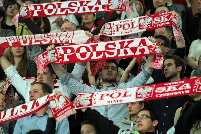 Pod koniec 2014 roku poza granicami ojczyzny przebywało czasowo 2,3 mln Polaków