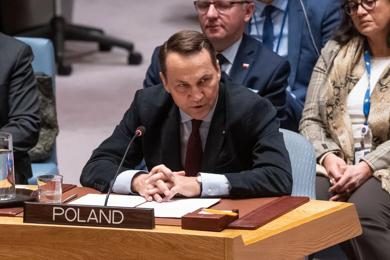 Mocne wystąpienie Sikorskiego w ONZ . "Pokój poprzez siłę, bo tylko taki rozumie Kreml" O tym przemówieniu Sikorskiego w ONZ jest głośno. "Tylko tak rozumie Kreml"