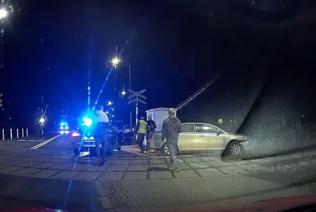 Pijany ukradł samochód księdza, gdy ten chodził po kolędzie. Jest nagranie.