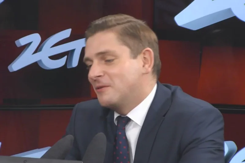 Wiceminister Bartosz Kownacki przyznał w Radiu Zet, że saperzy daliby radę zburzyć Pałac Kultury. Jego zdaniem byłyby to "fajne ćwiczenia".