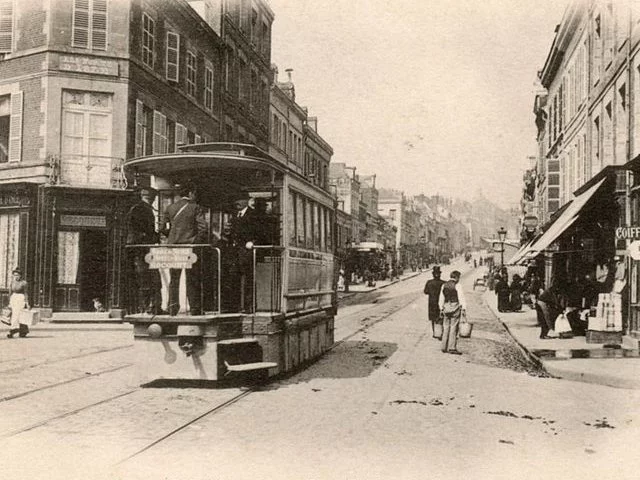 Tramwaj w Saint Quentin, napędzany systemem Mękarskiego.