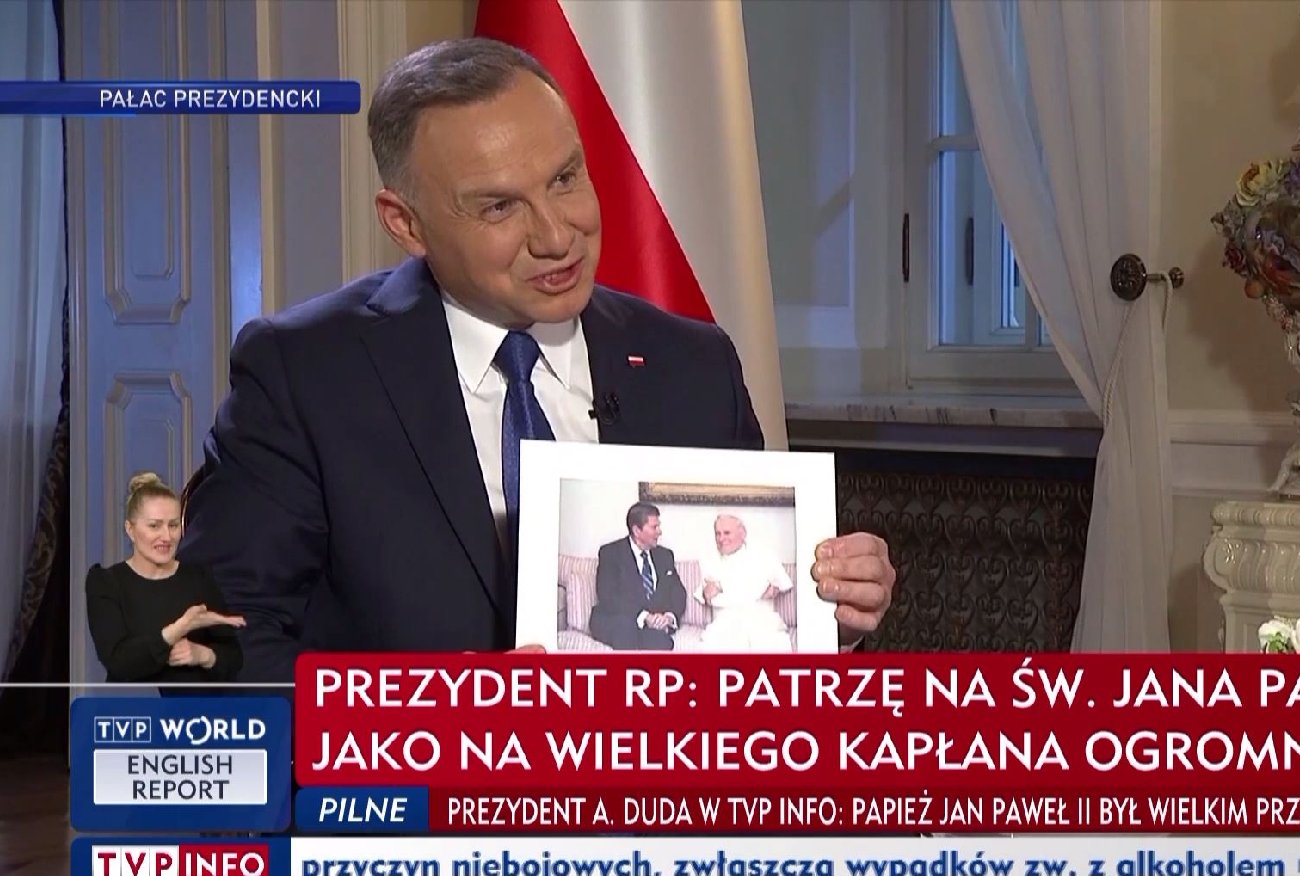 Andrzej Duda w TVP o Janie Pawle II. Wskazał przyczyny "ataków".