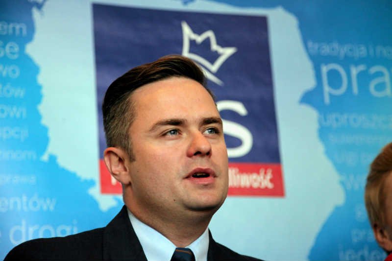 Adam Hofman mówi, że ma kilka propozycji startu, ale nie podjął jeszcze decyzji.