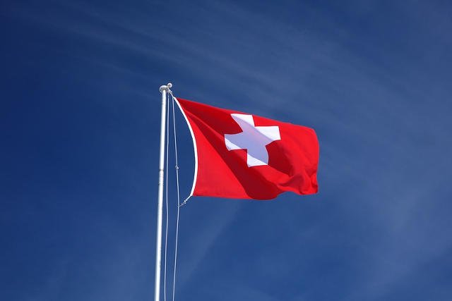 Szwajcarzy odrzucili dochód podstawowy w referendum.