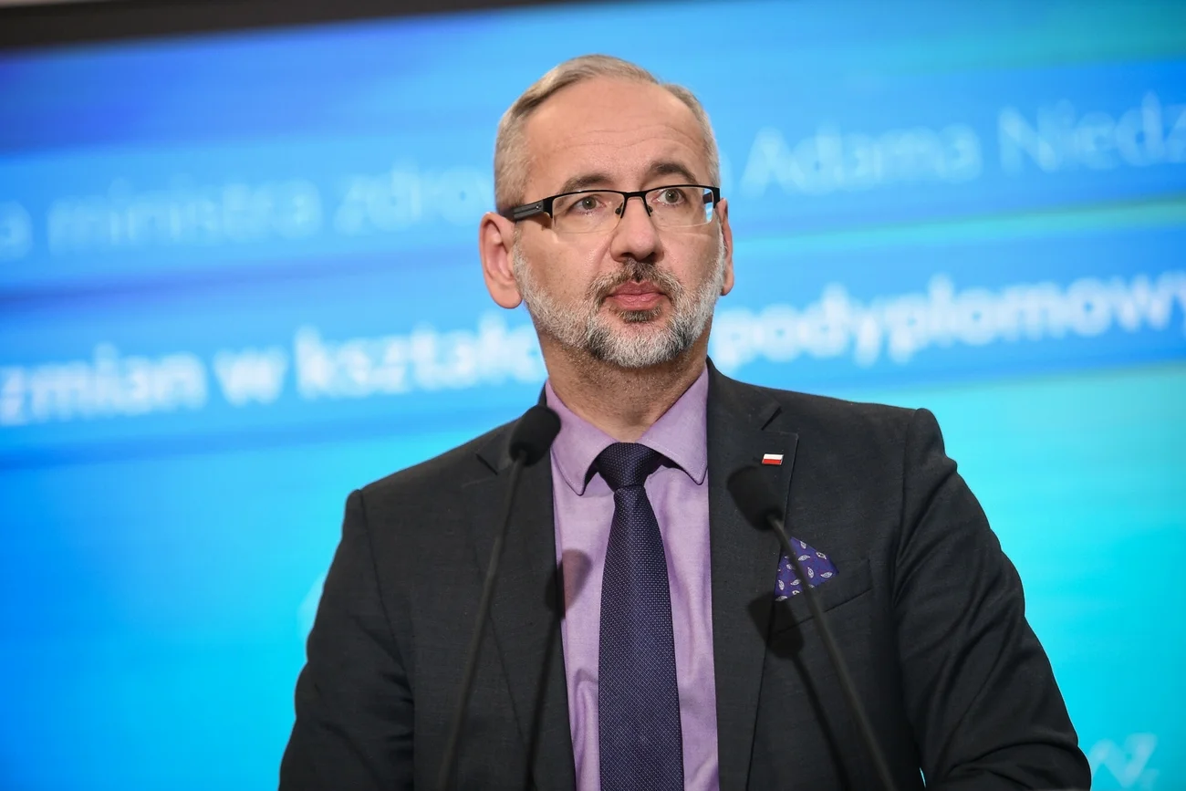 Czy rząd zdecyduje się przerwać stacjonarną naukę w szkołach?