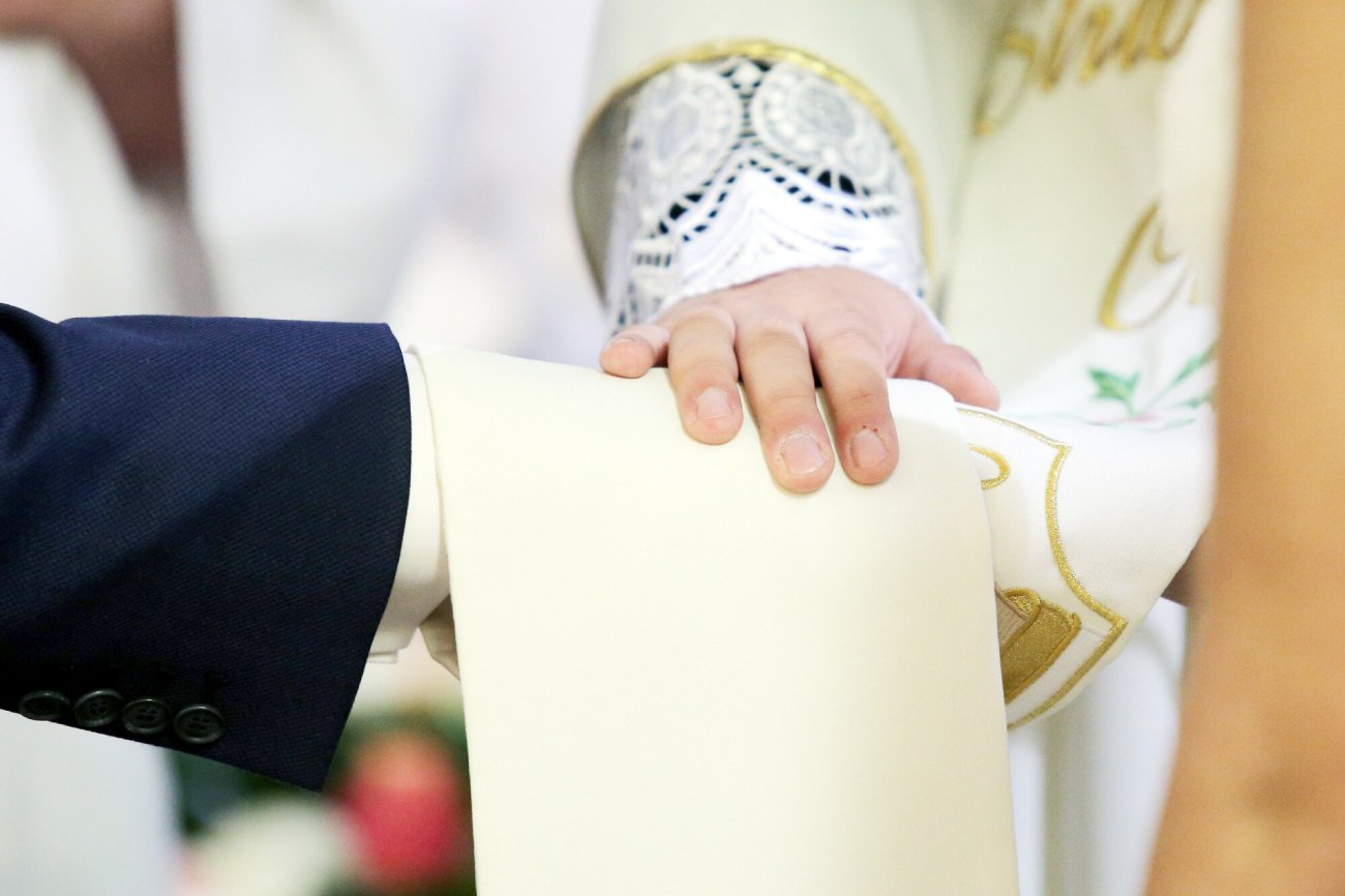 Unieważnienie małżeństwa kościelnego. Gdzie się zgłosić? Jest więcej pozwów