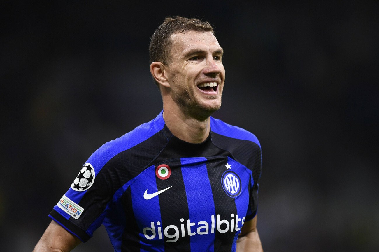 Edin Dżeko zdobył dwa gole dla Interu Mediolan w meczu z Viktorią Pilzno, który przypieczętował awans do 1/8 LM.